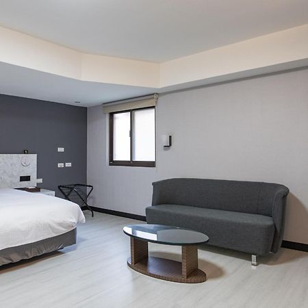 Hub Hotel - Songshan Airport Branch Taipei Exterior foto