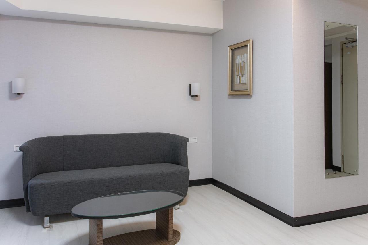 Hub Hotel - Songshan Airport Branch Taipei Exterior foto